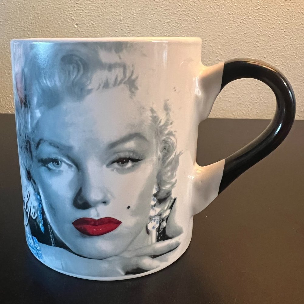 Vintage Marilyn Monroe w/ Red Lipstick Lips Mug ~ Radio Days ~ Retro Hollywood